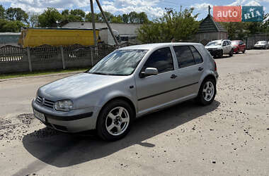 Хэтчбек Volkswagen Golf 2001 в Попельне