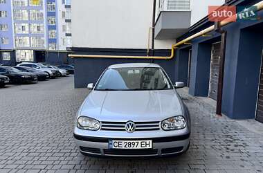 Хэтчбек Volkswagen Golf 2002 в Ивано-Франковске