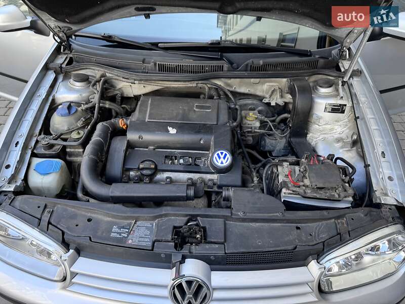 Хетчбек Volkswagen Golf 2002 в Івано-Франківську