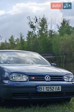 Хэтчбек Volkswagen Golf 2003 в Харькове