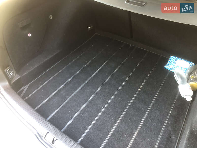 Універсал Volkswagen Golf 2003 в Львові