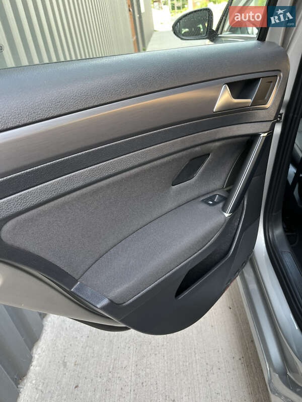 Універсал Volkswagen Golf 2019 в Луцьку