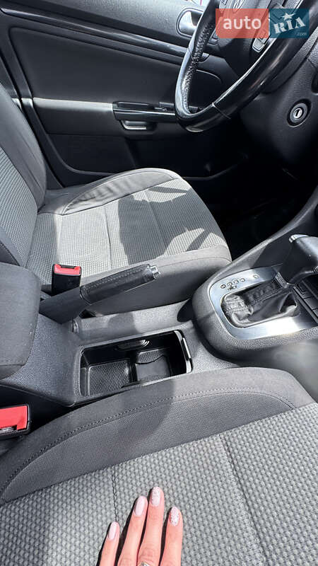 Універсал Volkswagen Golf 2009 в Тернополі