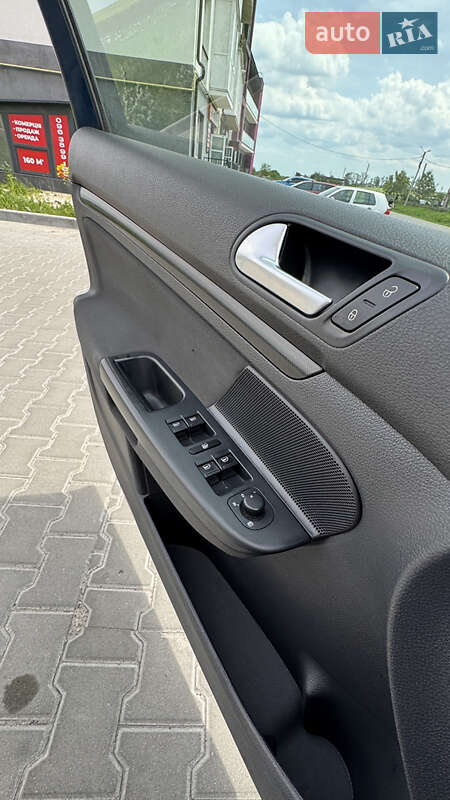 Універсал Volkswagen Golf 2009 в Тернополі