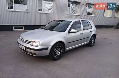 Хетчбек Volkswagen Golf 2003 в Охтирці
