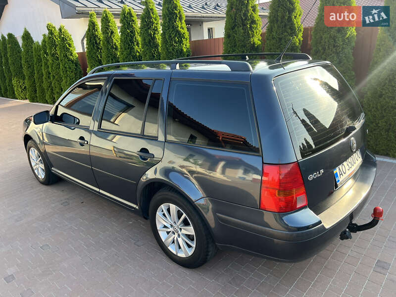 Универсал Volkswagen Golf 2004 в Ужгороде