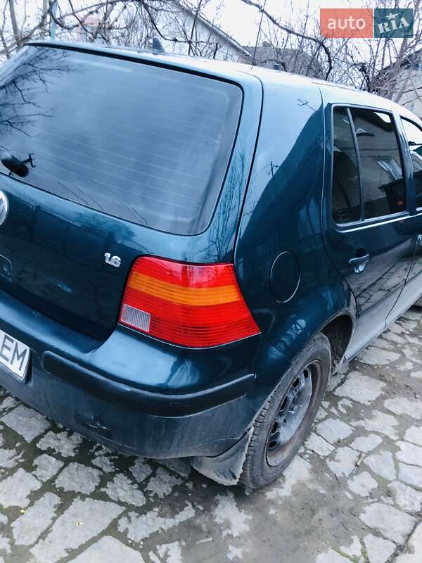 Хетчбек Volkswagen Golf 2002 в Тернополі