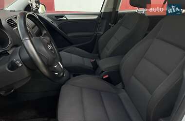 Хэтчбек Volkswagen Golf 2013 в 