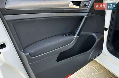 Универсал Volkswagen Golf 2015 в 