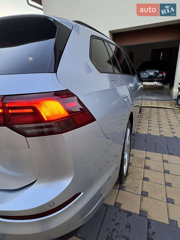 Універсал Volkswagen Golf 2021 в Дрогобичі
