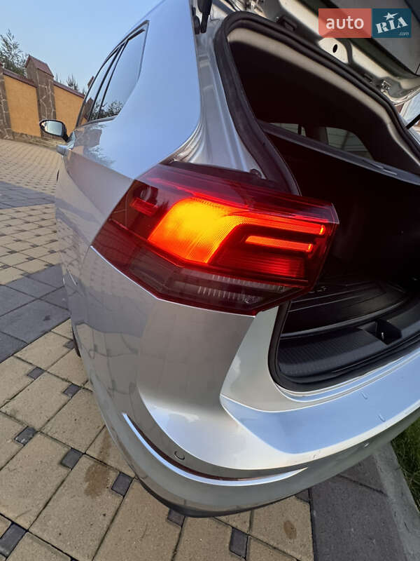 Універсал Volkswagen Golf 2021 в Дрогобичі