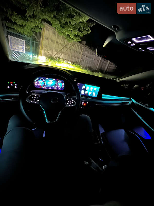 Універсал Volkswagen Golf 2021 в Дрогобичі