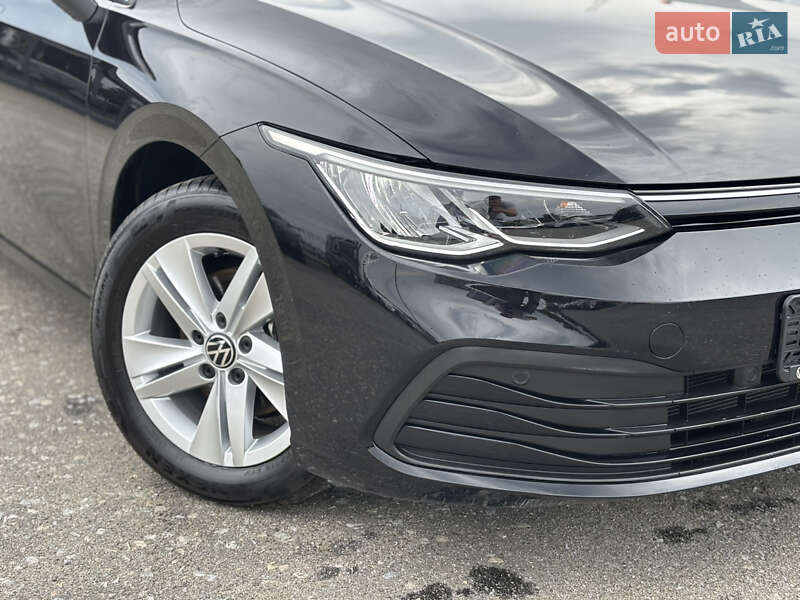 Хэтчбек Volkswagen Golf 2020 в Киеве