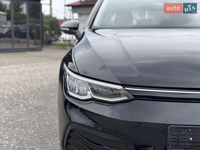 Хэтчбек Volkswagen Golf 2020 в Киеве
