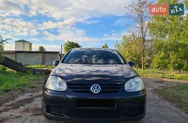 Хэтчбек Volkswagen Golf 2004 в 