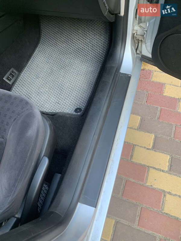 Хэтчбек Volkswagen Golf 2000 в Одессе