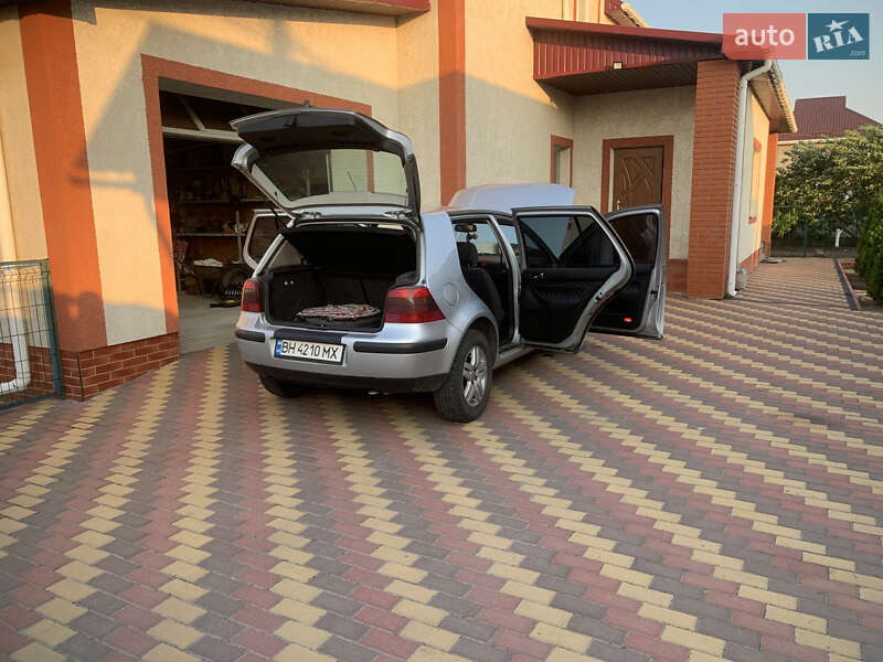 Хэтчбек Volkswagen Golf 2000 в Одессе