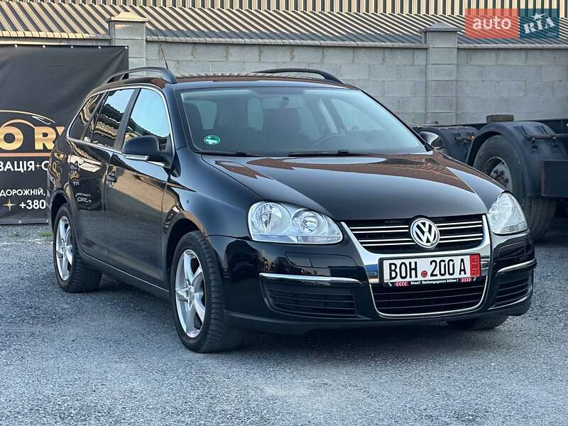 Универсал Volkswagen Golf 2009 в Ровно