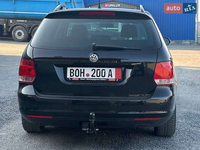 Универсал Volkswagen Golf 2009 в Ровно