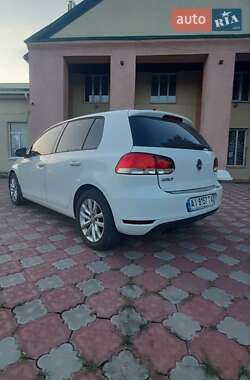 Хэтчбек Volkswagen Golf 2013 в 