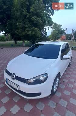 Хэтчбек Volkswagen Golf 2013 в 