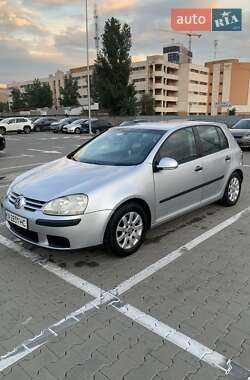 Хэтчбек Volkswagen Golf 2004 в Киеве