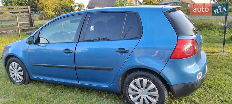 Volkswagen Golf 2004