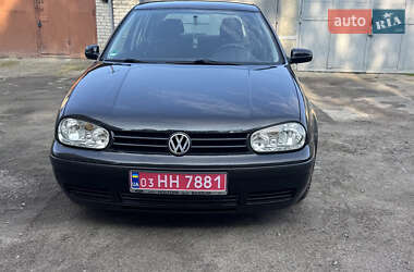 Хэтчбек Volkswagen Golf 2001 в Луцке