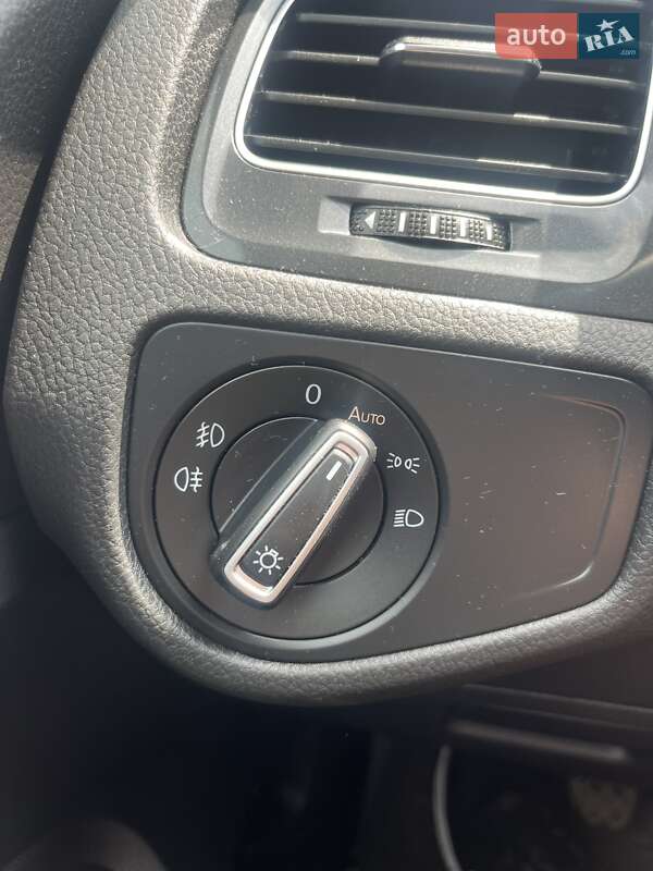 Универсал Volkswagen Golf 2018 в Ровно