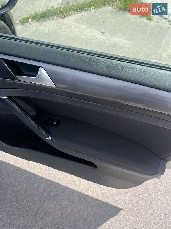 Универсал Volkswagen Golf 2018 в Ровно