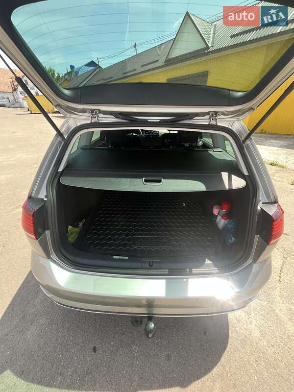 Универсал Volkswagen Golf 2018 в Ровно