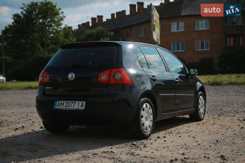 Хетчбек Volkswagen Golf 2003 в Бердичеві