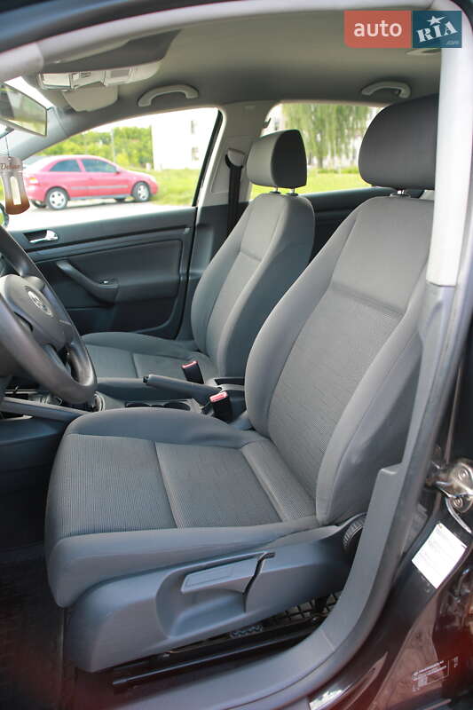 Хетчбек Volkswagen Golf 2003 в Бердичеві