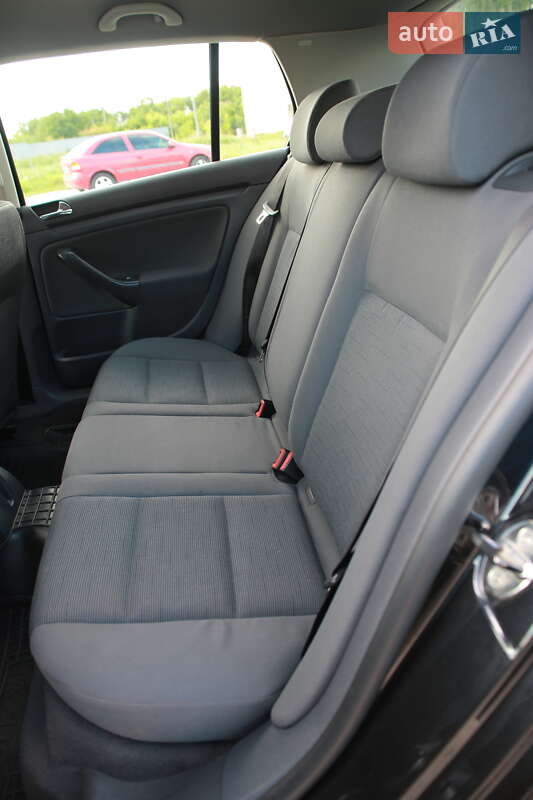 Хетчбек Volkswagen Golf 2003 в Бердичеві