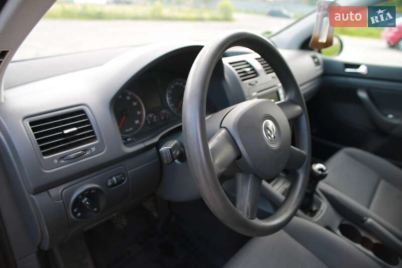 Хетчбек Volkswagen Golf 2003 в Бердичеві
