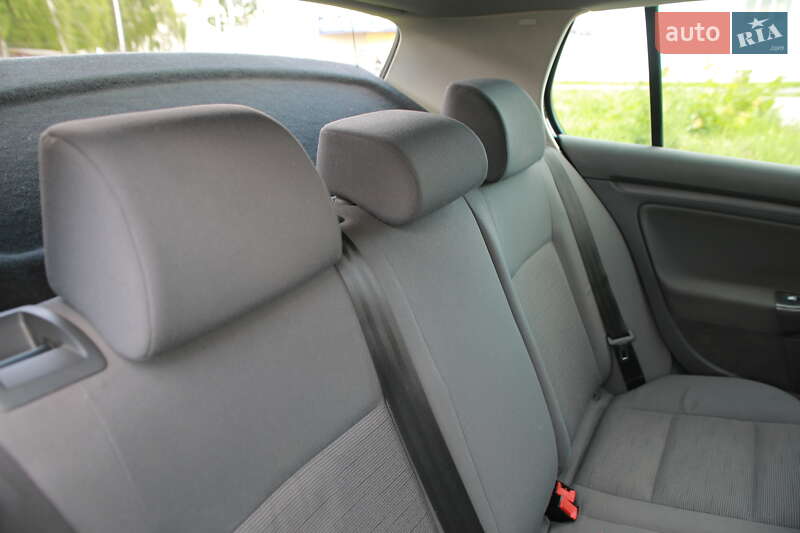 Хетчбек Volkswagen Golf 2003 в Бердичеві