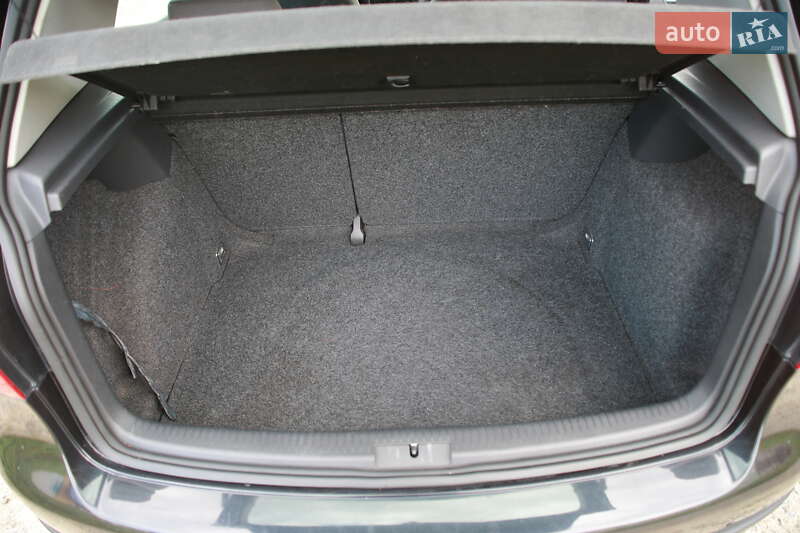 Хетчбек Volkswagen Golf 2003 в Бердичеві