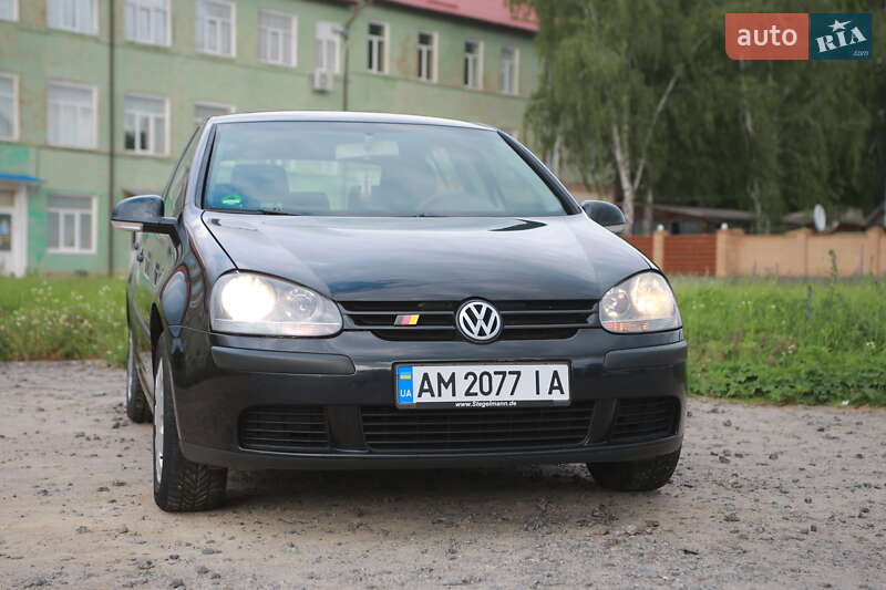 Хетчбек Volkswagen Golf 2003 в Бердичеві