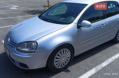 Хэтчбек Volkswagen Golf 2005 в Броварах