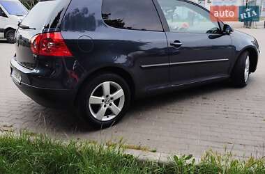 Хэтчбек Volkswagen Golf 2008 в 