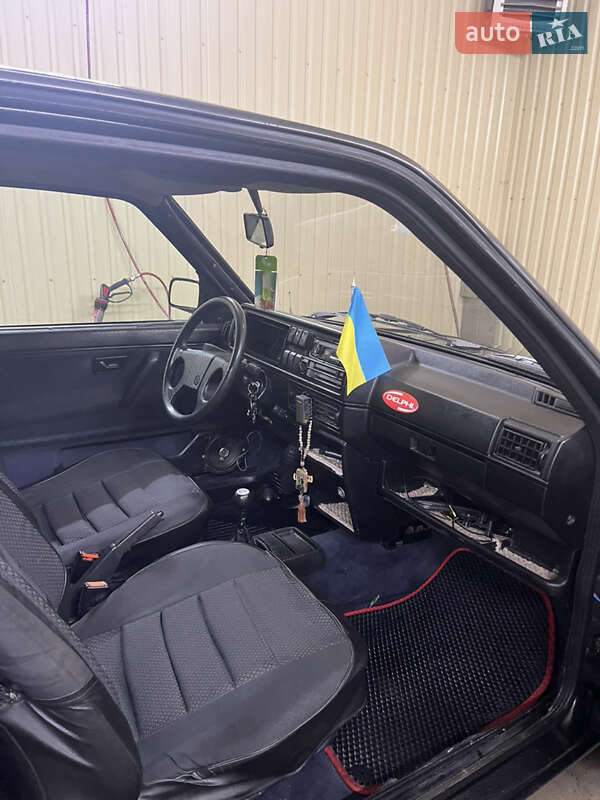Хетчбек Volkswagen Golf 1990 в Котельві