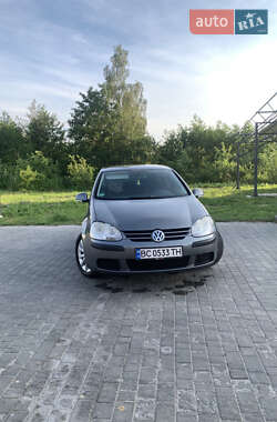 Хетчбек Volkswagen Golf 2005 в Львові