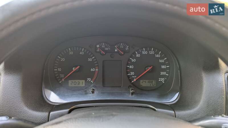 Хэтчбек Volkswagen Golf 1998 в Староконстантинове