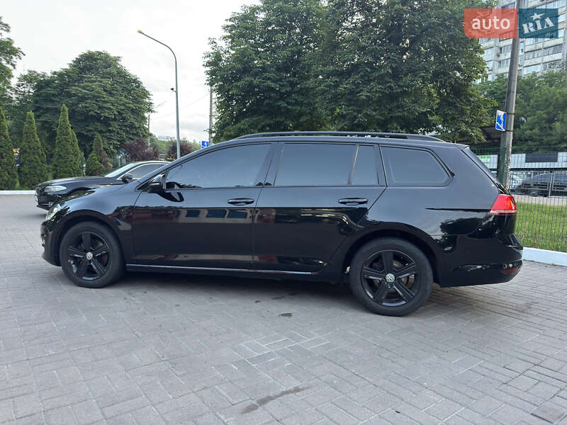 Универсал Volkswagen Golf 2013 в Киеве