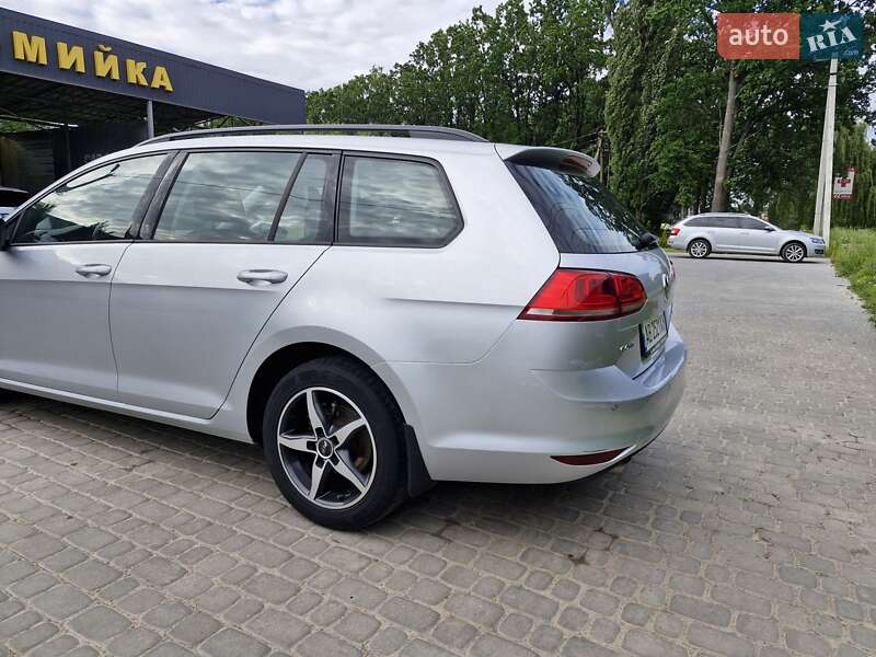 Універсал Volkswagen Golf 2013 в Вінниці