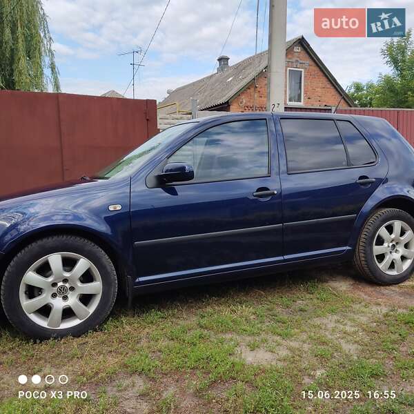 Хэтчбек Volkswagen Golf 2001 в Харькове