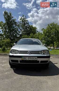 Хэтчбек Volkswagen Golf 2002 в Львове