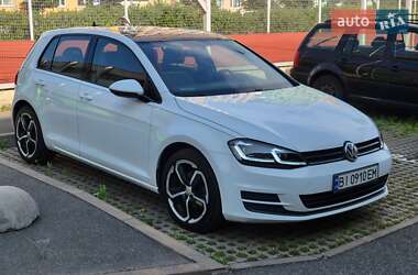Хэтчбек Volkswagen Golf 2014 в Киеве