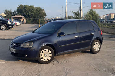 Хетчбек Volkswagen Golf 2004 в Києві