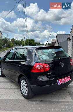 Хэтчбек Volkswagen Golf 2007 в 